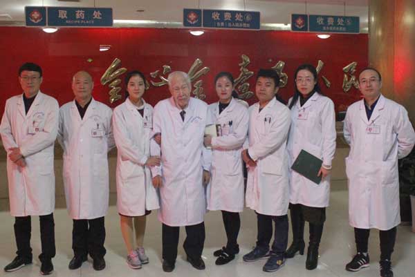 让肝病患者享受北京肝病医生服务:河南省医药附属医院会诊进行时