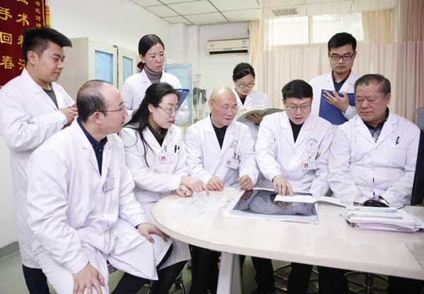 让肝病患者享受北京肝病医生服务:河南省医药附属医院会诊进行时